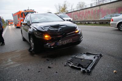 Stuttgart Bad-Canstatt: Schwerer Auffahrunfall auf B10 